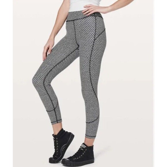 Lululemon In Movement 7/8 Tight Leggings Everlux Monochromic Black W5BBQS Sz 6 - Picture 1 of 13